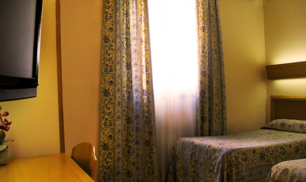 Hostal Los Guerreros 톨레도 외부 사진